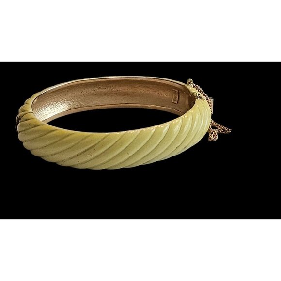 TRIFARI CANARY YELLOW ENAMEL HINGED BANGLE BRACELET 1960s Vintage 7" EUC RARE - Picture 15 of 16